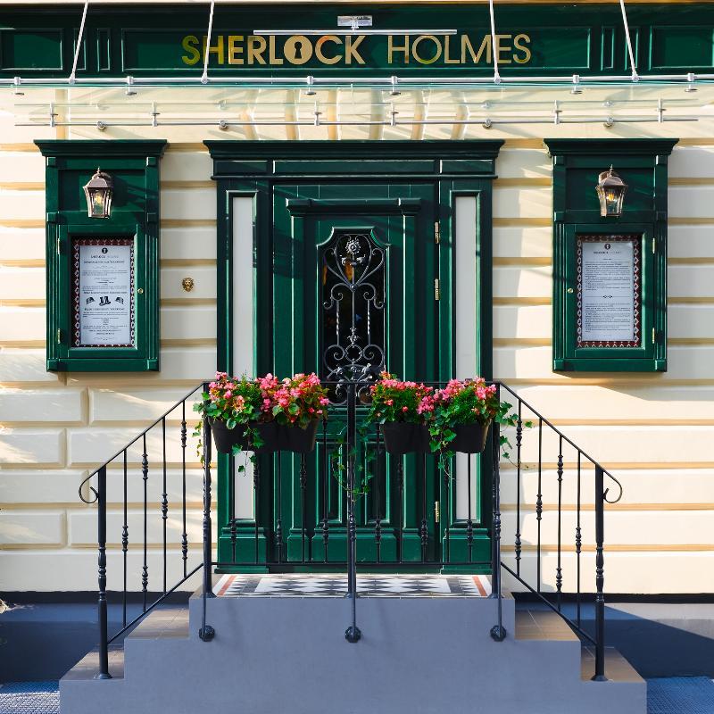 Sherlock Holmes Boutique Hotel Lviv Bagian luar foto